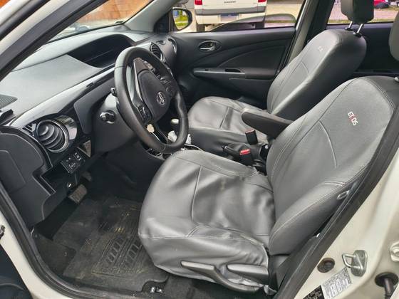 TOYOTA ETIOS 1.5 XS SEDAN 16V FLEX 4P AUTOMÁTICO